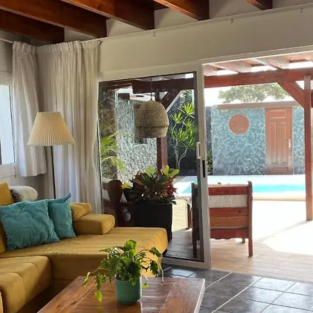 Casa Chic Lanzarote Вилла