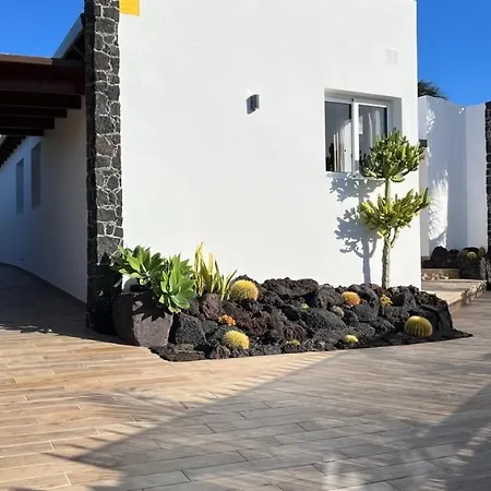 Casa Chic Lanzarote Вилла